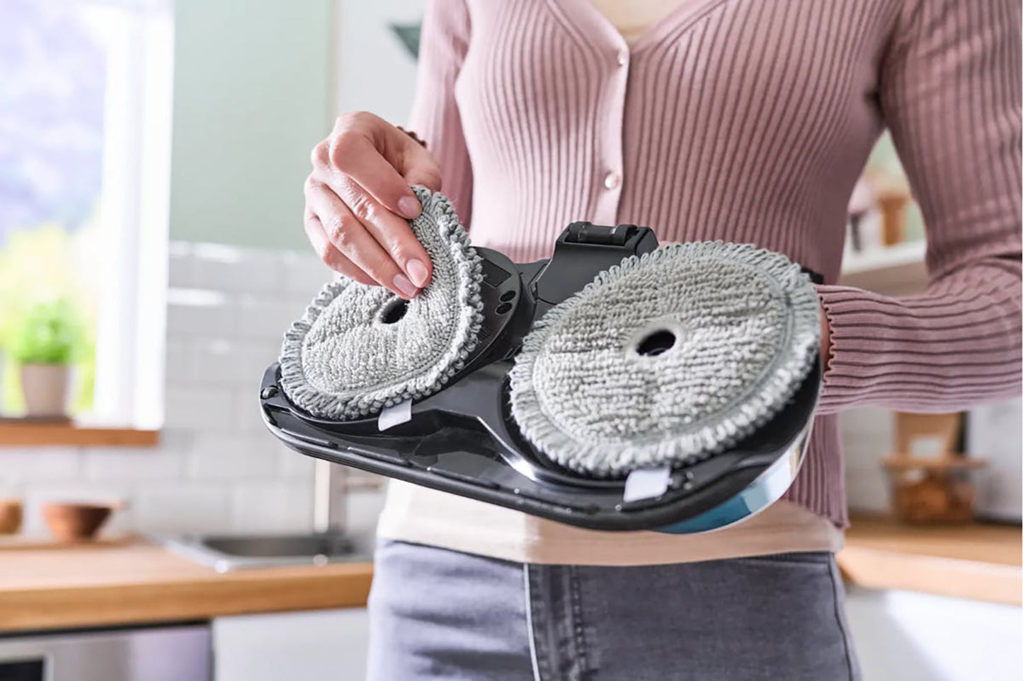 Bosch Cordless Handstick Vacuum Cleaner | White